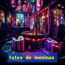 fotos de meninas fake cabelo cacheado